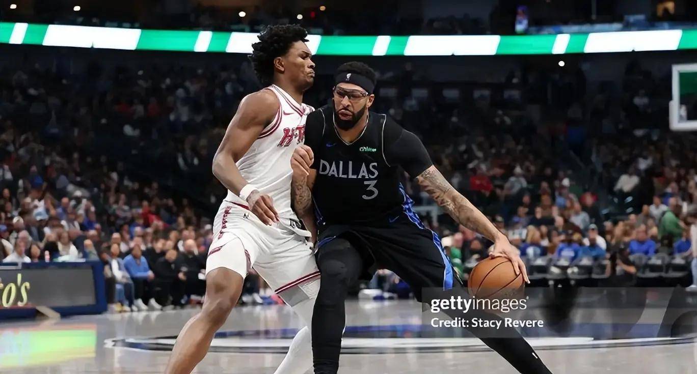 乐竞体育中国-布莱克本罗维斯再度受挫，教练团队反思总结震撼全队的简单介绍